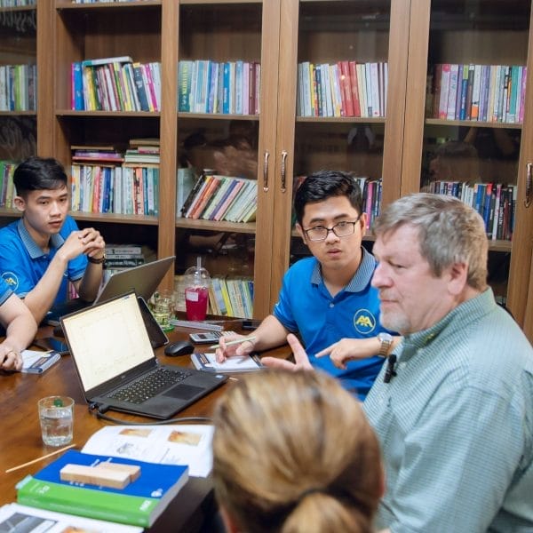 Direct Mentorship from US Experts